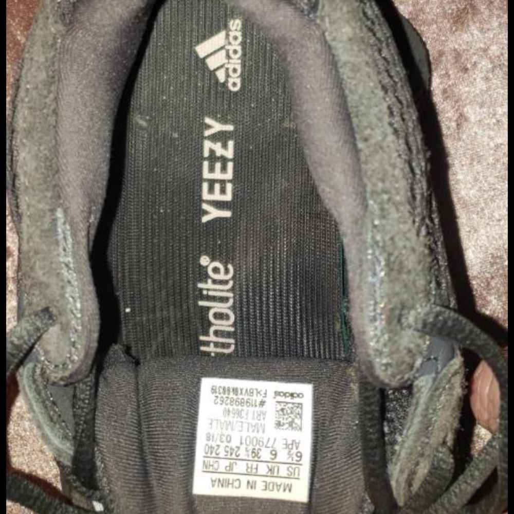 Yeezy - Picture 7 of 7